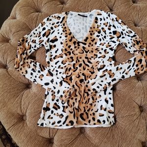 LIGHTWEIGHT LEOPARD PRINT SWEATER  SZ SMALL